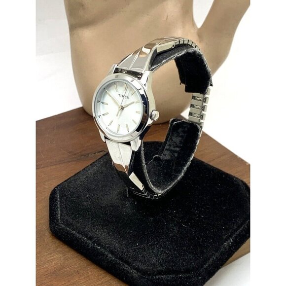 Timex Women's Watch TW2R98700 Quartz Silver Dial Stainless Steel 25mm - Picture 13 of 13